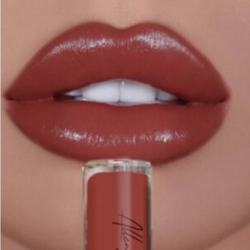 ⚡️💕Allen Shaw 12 Lip Lust Crème Gloss